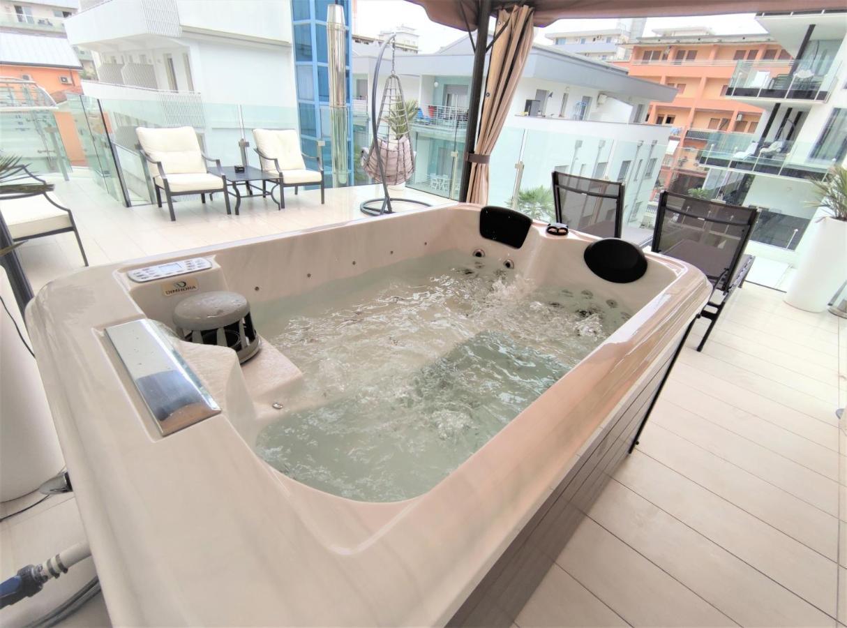 Hotel Rossini 4S Lignano Sabbiadoro Dış mekan fotoğraf