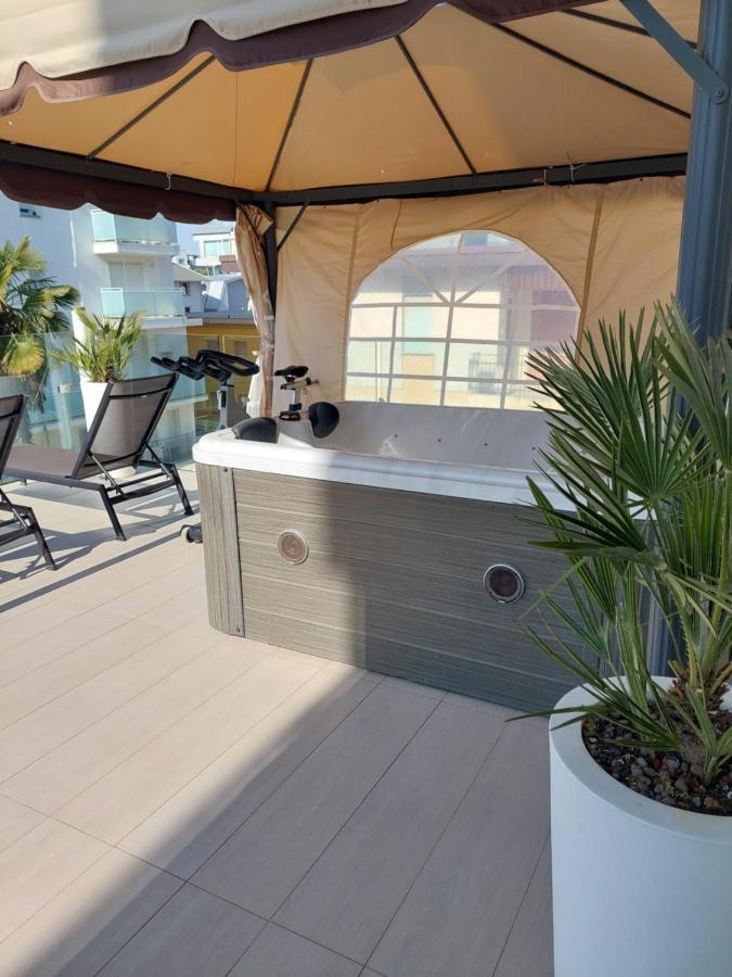 Hotel Rossini 4S Lignano Sabbiadoro Dış mekan fotoğraf