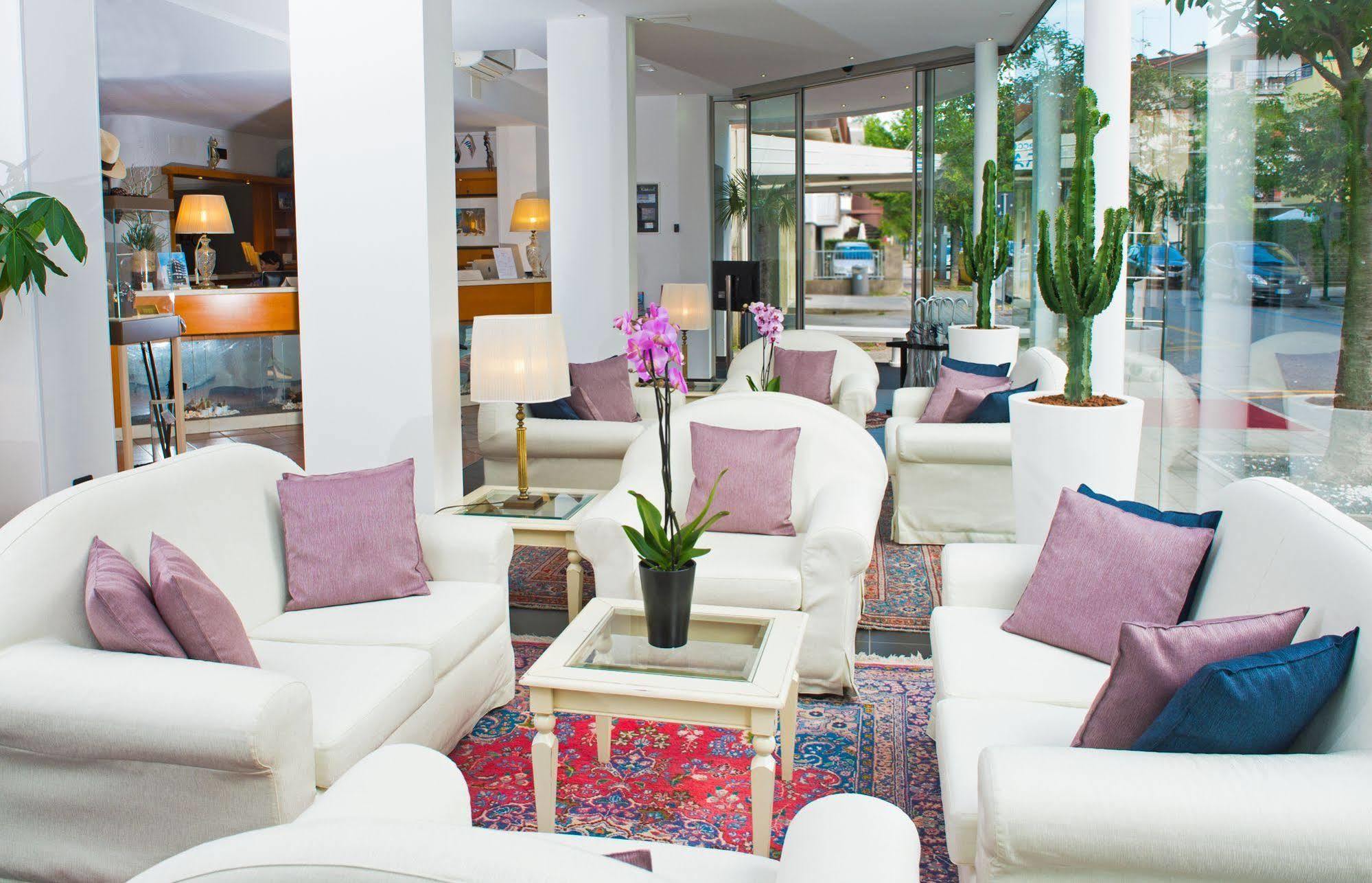 Hotel Rossini 4S Lignano Sabbiadoro Dış mekan fotoğraf