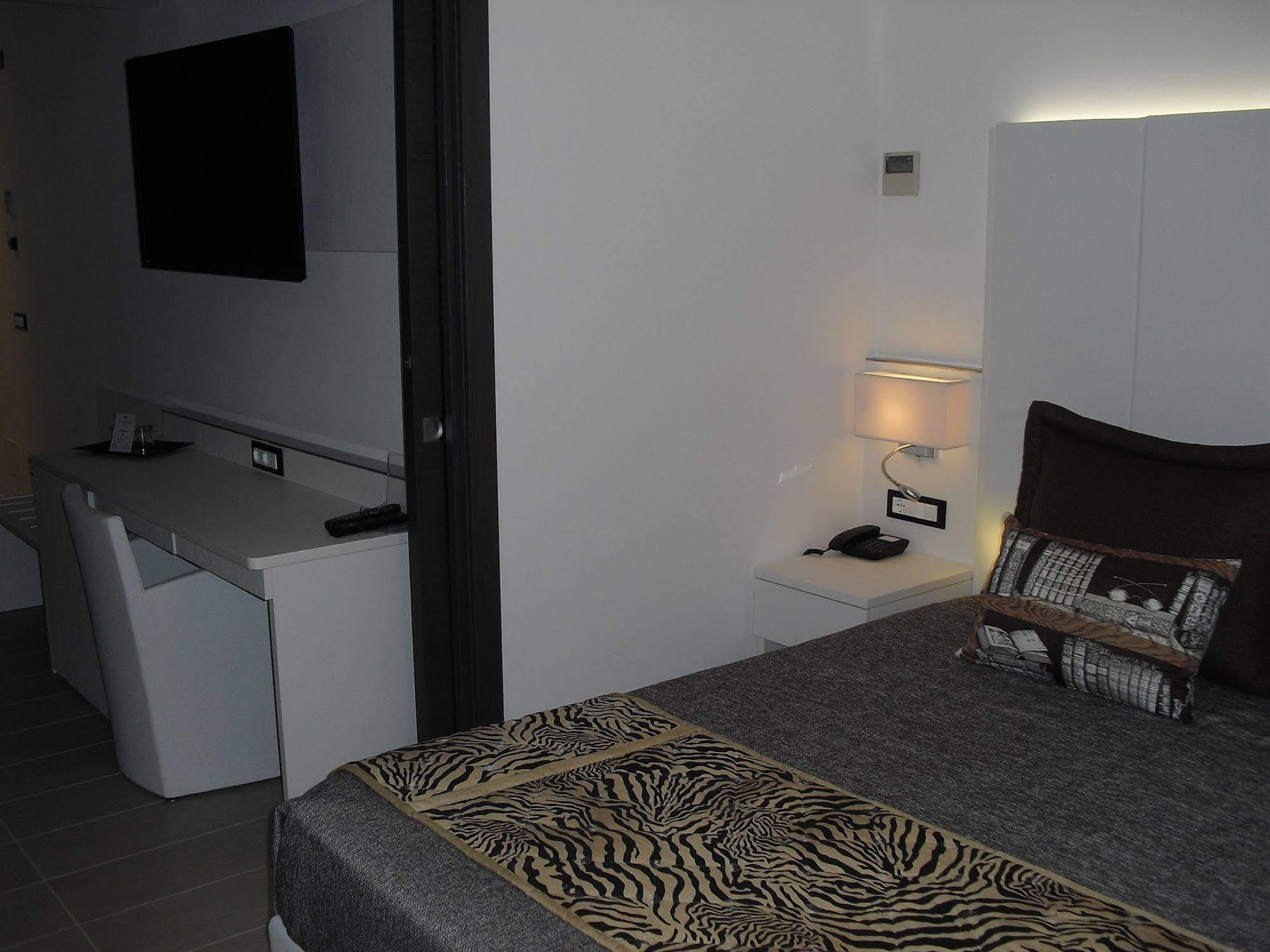 Hotel Rossini 4S Lignano Sabbiadoro Dış mekan fotoğraf