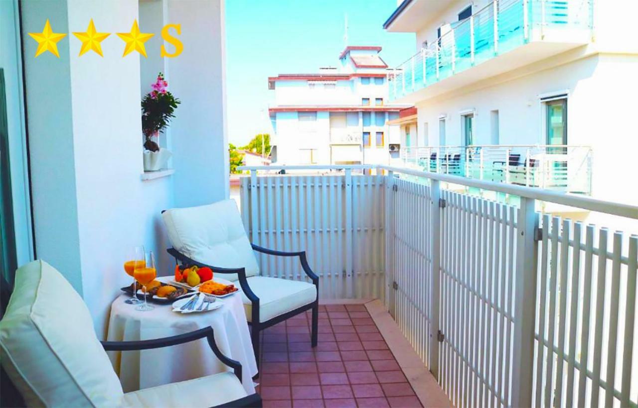 Hotel Rossini 4S Lignano Sabbiadoro Dış mekan fotoğraf